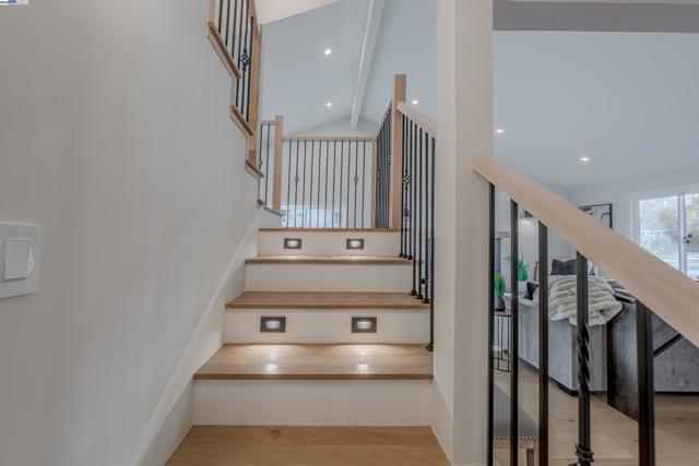 311 Foxboro Ct, San Ramon CA: https://media.crmls.org/mediaz/49312f25-696b-437f-a970-f79387286c0b.jpg