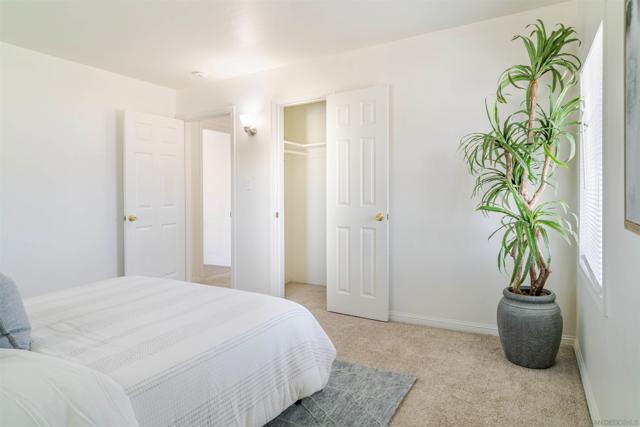 260 E St, Chula Vista CA: https://media.crmls.org/mediaz/4931af73-198d-4432-9fdd-e7eac3559121.jpg