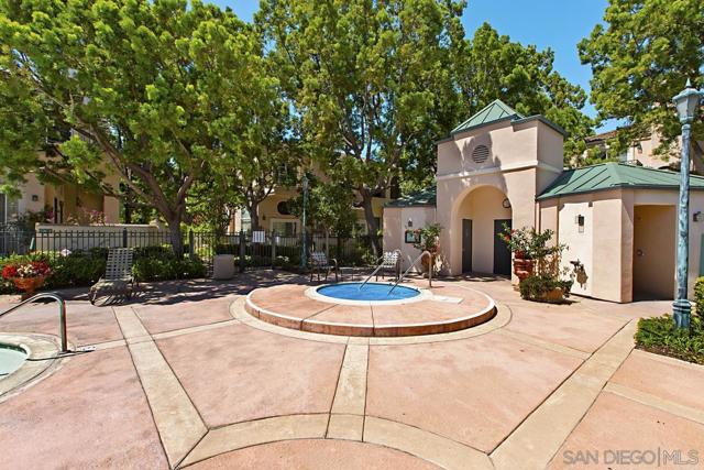 5125 Renaissance Ave, San Diego CA: https://media.crmls.org/mediaz/493267b0-611f-473e-b66c-93362dac0f52.jpg