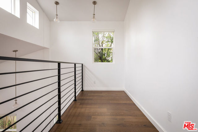 24042 Killion Street, Woodland Hills CA: https://media.crmls.org/mediaz/4932c634-45d2-41d8-8589-364ade79531f.jpg