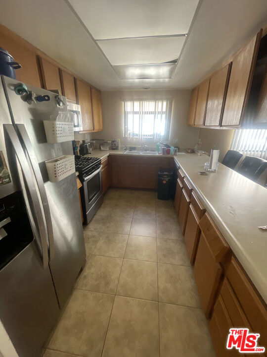 850 W 157TH Street, Gardena CA: https://media.crmls.org/mediaz/49332e47-a79c-4fec-bea7-2fd3394cfc96.jpg