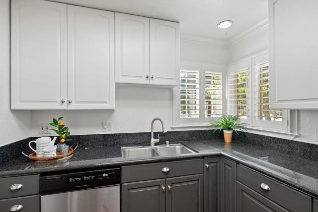 1986 Cottle Avenue, San Jose CA: https://media.crmls.org/mediaz/49333d6e-d3bf-4956-934e-0b3d75a7d496.jpg