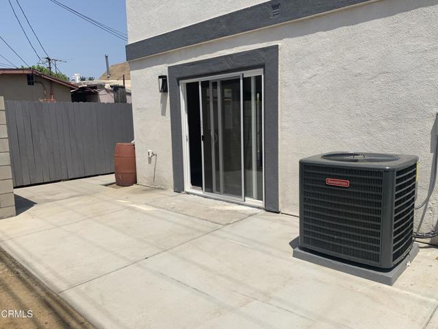 729 S Kern Avenue, Los Angeles CA: https://media.crmls.org/mediaz/4933863b-8c7b-45a5-9d8b-439372dc37e9.jpg