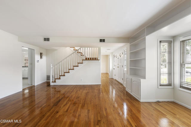 19816 Needles Street, Chatsworth CA: https://media.crmls.org/mediaz/49340f6c-76e7-4290-be17-48457f075010.jpg