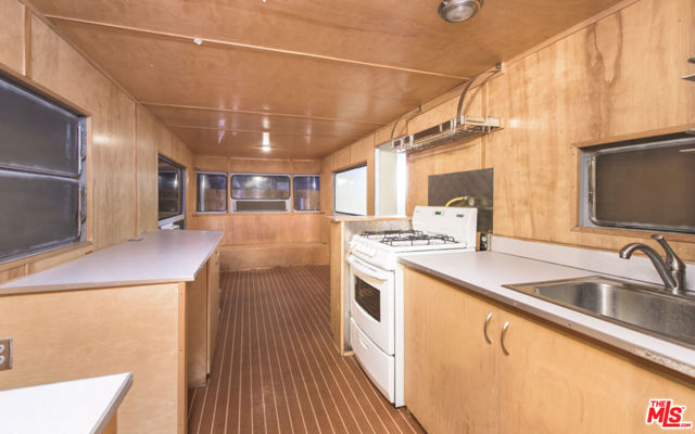 272 N Topanga Canyon Boulevard, Topanga CA: https://media.crmls.org/mediaz/4934fb59-d000-4910-86a3-fc4377f8a2c4.jpg