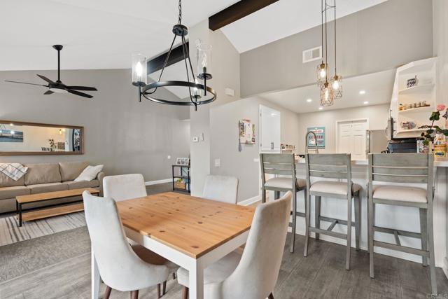 Detail Gallery Image 9 of 40 For 5987 Gaines St, San Diego,  CA 92110 - 2 Beds | 2/1 Baths