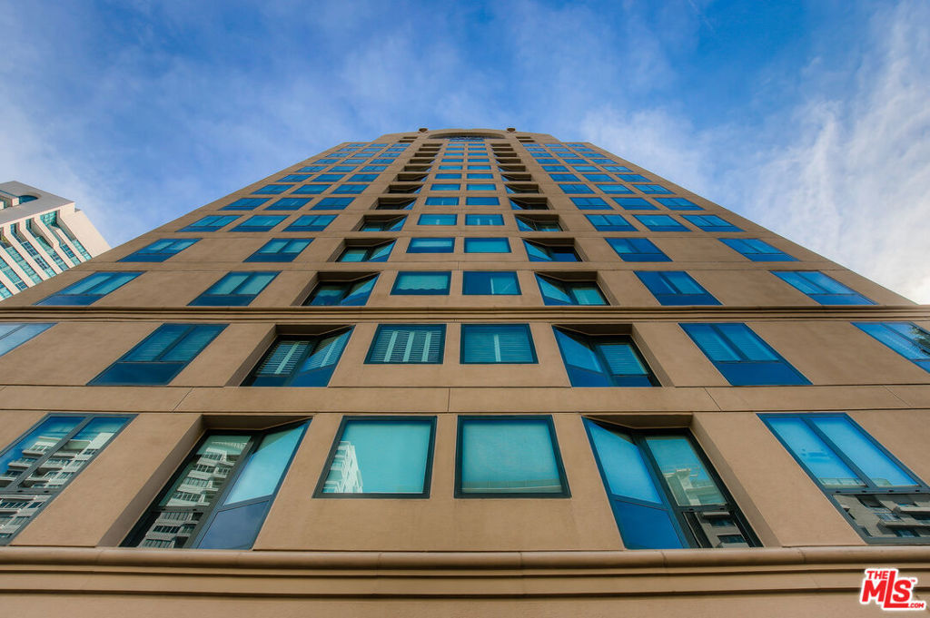 10520 Wilshire Boulevard #905