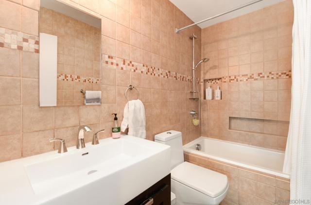 10790 Riderwood Ter, Santee CA: https://media.crmls.org/mediaz/4935bbc2-f5e9-4c21-8c22-2aa3a66ac052.jpg