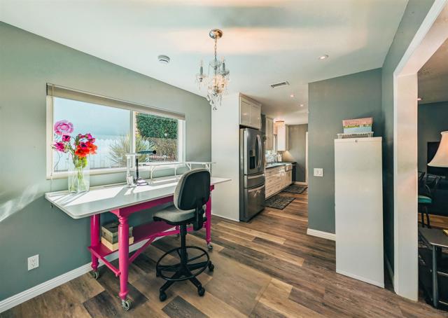 16482 Roca Dr, San Diego CA: https://media.crmls.org/mediaz/49361220-3f19-4bf8-918a-54c3cd783ffb.jpg