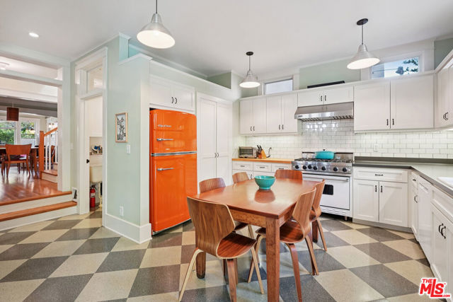 813 Crestmoore Place, Venice CA: https://media.crmls.org/mediaz/4936a80b-f839-4a24-ac44-fdff860623ce.jpg