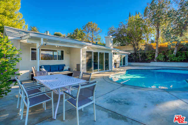 8961 Farralone Avenue photo 4