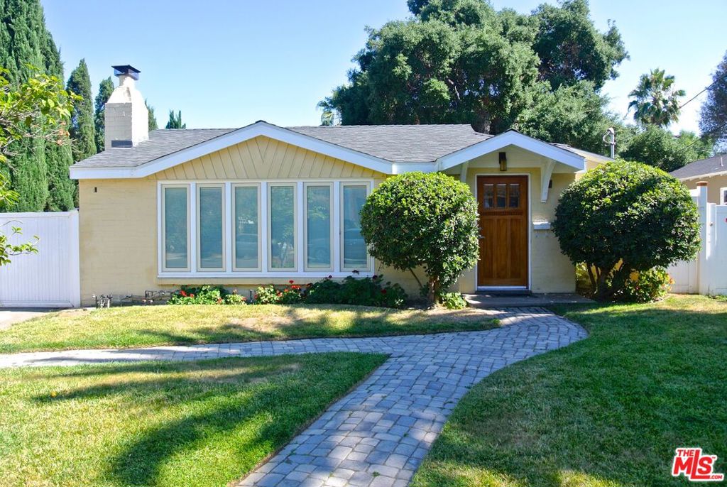 12214 Emelita Street