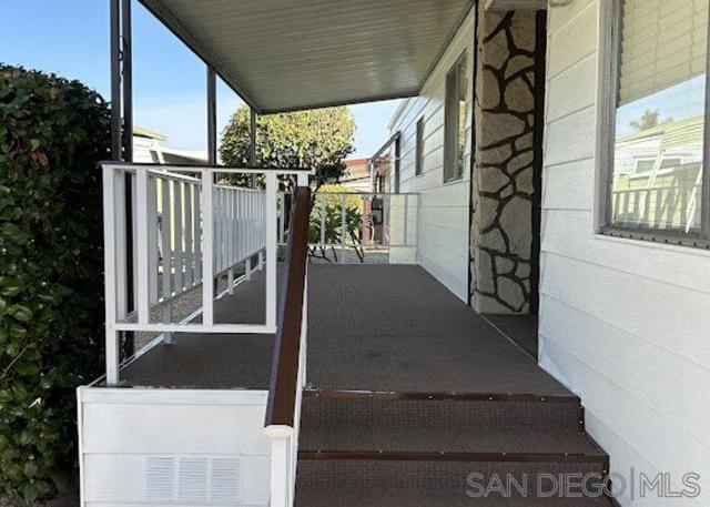 1501 Anza, Vista CA: https://media.crmls.org/mediaz/49382714-3130-420a-94b2-b7b7651e4ef8.jpg