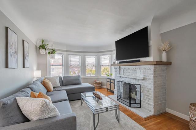 301 Madrid Street, San Francisco CA: https://media.crmls.org/mediaz/49385d49-efbb-4dd8-b05e-23b0962a11cc.jpg