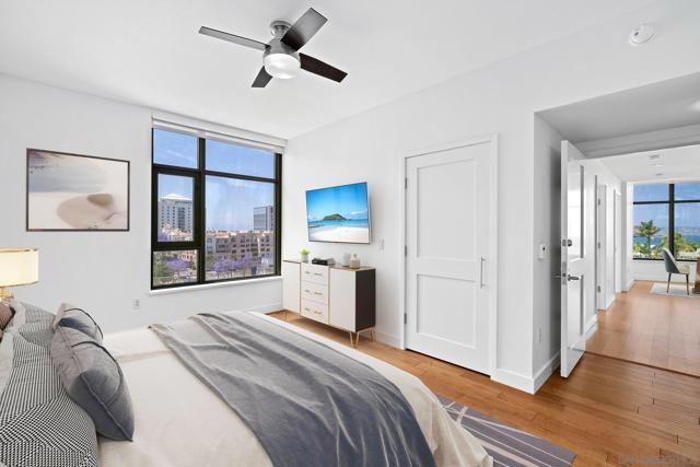700 W E St, San Diego CA: https://media.crmls.org/mediaz/49387c95-a3f6-4b64-a706-b1cce13ec48b.jpg