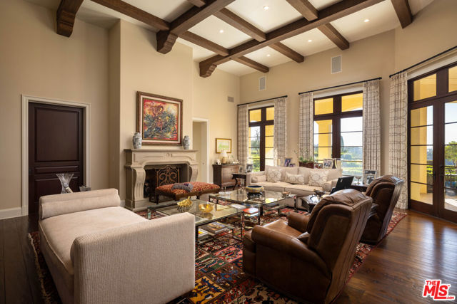 13961 Aubrey Road, Beverly Hills CA: https://media.crmls.org/mediaz/4939726e-8bf0-4775-aaf9-a5b90846bcae.jpg