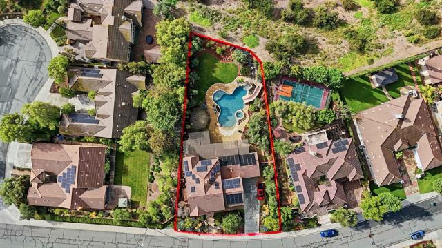 2914 Morning Creek Road, Chula Vista CA: https://media.crmls.org/mediaz/493a1710-b98a-4db8-b4e0-65dc6d833bef.jpg