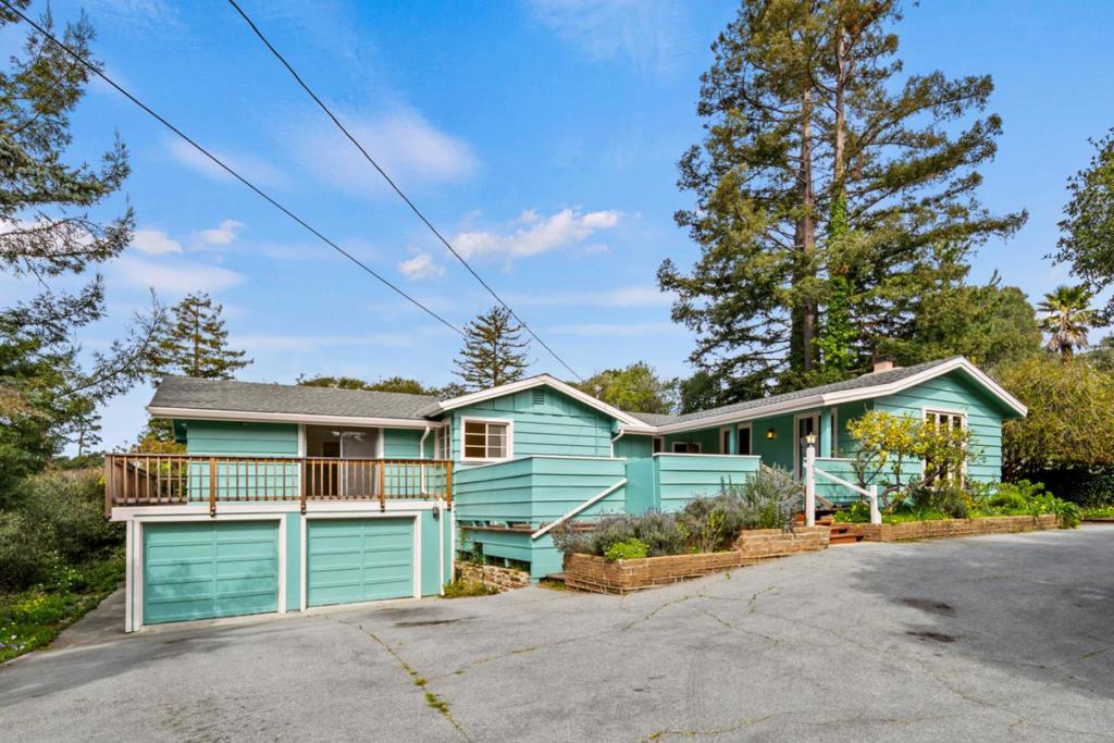 43 Twin Oaks Drive