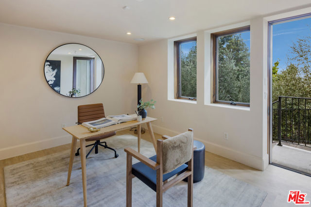 1921 Bel Air Road, Los Angeles CA: https://media.crmls.org/mediaz/493c2e92-dc79-458d-8051-892891de869f.jpg
