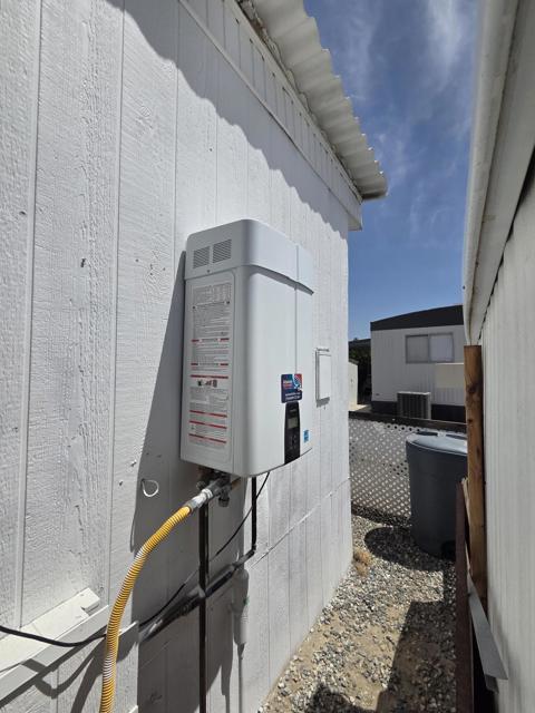 24 Mesa View Drive, Cathedral City CA: https://media.crmls.org/mediaz/493cb36e-0449-4412-a3d1-d97cbe061435.jpg