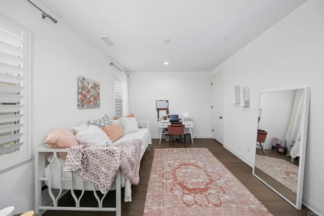 15642 Tanner Ridge Rd, San Diego CA: https://media.crmls.org/mediaz/493cba25-cad3-4043-83c4-8591688a35ba.jpg