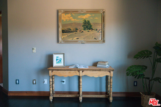 24410 Mulholland Highway, Calabasas CA: https://media.crmls.org/mediaz/493d1c7b-a273-44b2-b962-f457f08123c3.jpg