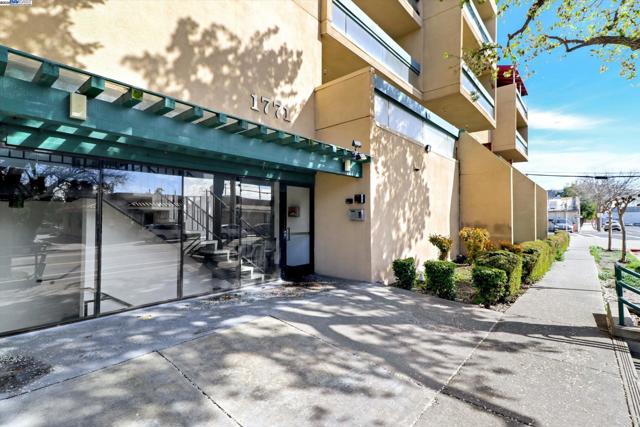 1771 Broadway Street, Concord CA: https://media.crmls.org/mediaz/493d4407-c750-45c7-aa55-d024d1e4f05c.jpg