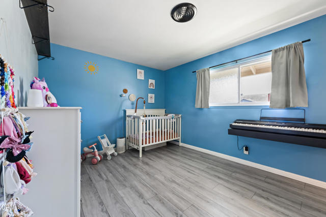 1437 Exeter Avenue, Ventura CA: https://media.crmls.org/mediaz/493d6f4d-643e-47d4-adb5-b089c48b6734.jpg