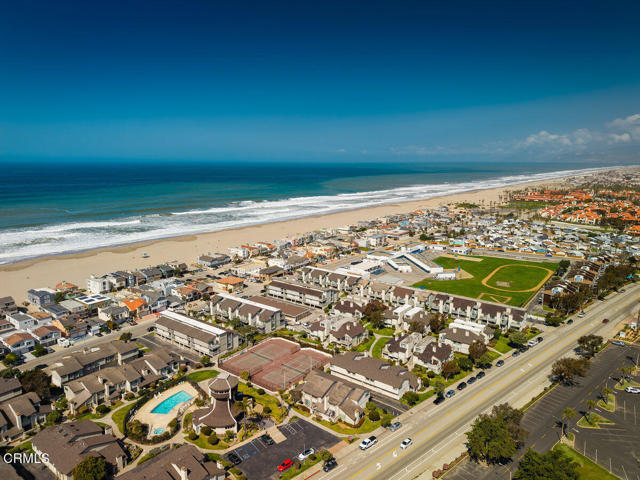 3107 Harbor Boulevard, Oxnard CA: https://media.crmls.org/mediaz/493dbb88-b5c6-43c2-bd73-30b44dada68a.jpg
