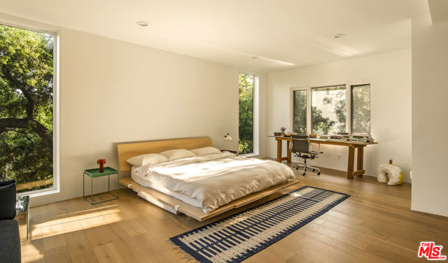 21960 Cereza Way, Topanga CA: https://media.crmls.org/mediaz/493dbbaa-6f58-45d4-9503-be1f6a047ed9.jpg