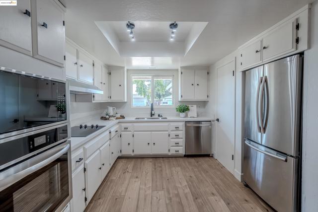 3354 S Francisco Way, Antioch CA: https://media.crmls.org/mediaz/493dd305-a455-4744-ae3b-d9e87c08a83f.jpg