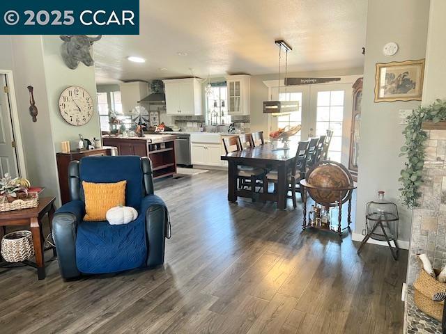 5098 Cantle Road, Copperopolis CA: https://media.crmls.org/mediaz/493e394f-b05a-4371-b5d4-636c4c261a3d.jpg