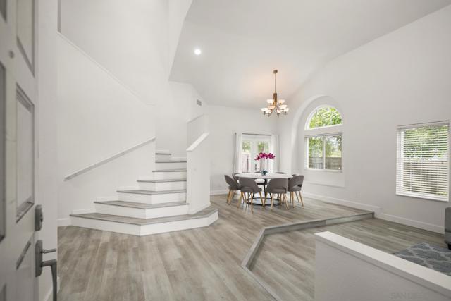 13358 Twin Circle Ct, Poway CA: https://media.crmls.org/mediaz/493e3d9f-a43f-41ef-821b-29bbc4a61aa0.jpg