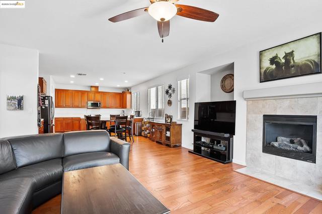 115 Tennyson Ct, Discovery Bay CA: https://media.crmls.org/mediaz/493f90e1-81f4-465f-a241-4aaf625b82fb.jpg