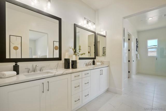 16350 Sage Trails Ct, Poway CA: https://media.crmls.org/mediaz/4940a4ff-b79b-48e2-af1a-ee9b68e7e564.jpg