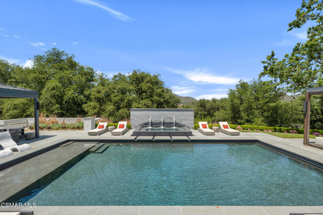 2259 Melford Court, Westlake Village CA: https://media.crmls.org/mediaz/4940b094-a2ba-415f-8c9c-42f2866e3bab.jpg