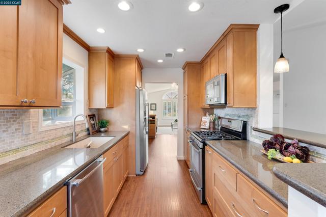 1438 Landahl Ct, Benicia CA: https://media.crmls.org/mediaz/494152d8-cc3a-48ab-bbec-68d784e2047a.jpg