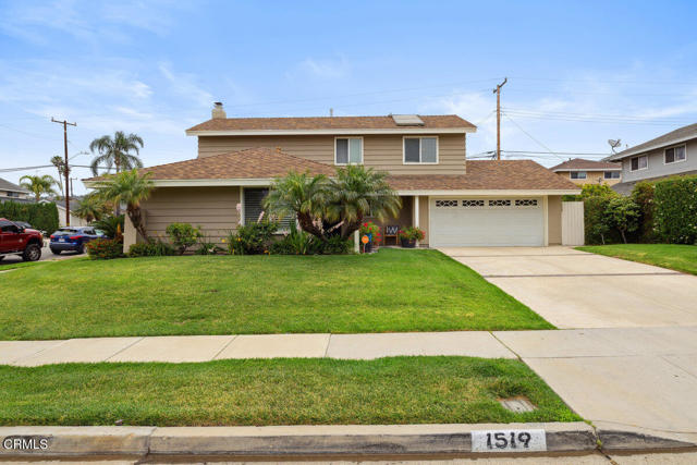 Detail Gallery Image 2 of 29 For 1519 Lyndhurst Ave, Camarillo,  CA 93010 - 4 Beds | 2 Baths