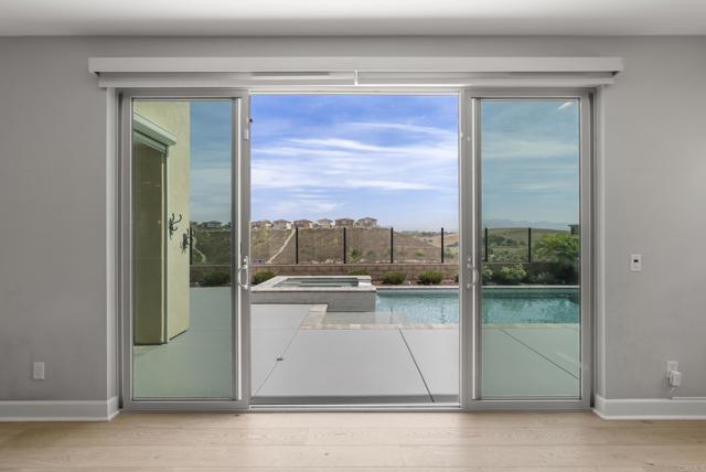 Image 9 of 50 For 1743 La Cumbre Avenue