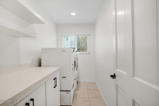 29504 Woodbrook Drive, Agoura Hills CA: https://media.crmls.org/mediaz/49429ee5-b67f-4c32-831a-3dce8a83e363.jpg