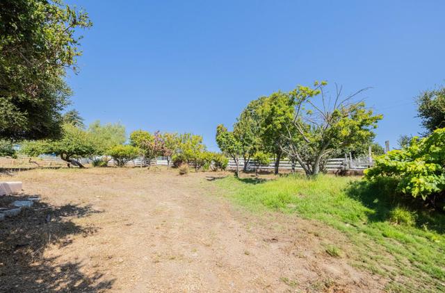17945 Pesante Road, Salinas CA: https://media.crmls.org/mediaz/49430077-026c-4902-b22d-bcfa1dbf913c.jpg
