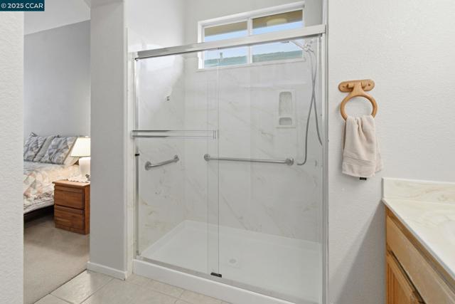 443 Mandarin Cir, Vacaville CA: https://media.crmls.org/mediaz/49430151-17d3-4926-b75a-68d7a7822d86.jpg