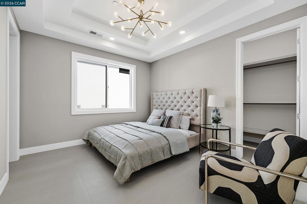 https://media.crmls.org/mediaz/494367e0-3eb6-47f6-9920-cf335a728019.jpg?preset=X-Large