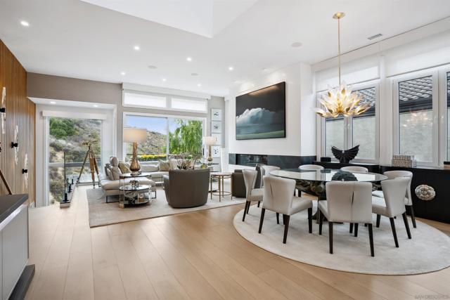 3334 Caminito Cabo Viejo, Del Mar CA: https://media.crmls.org/mediaz/49441570-ee3d-4129-93f5-6178d81381f8.jpg