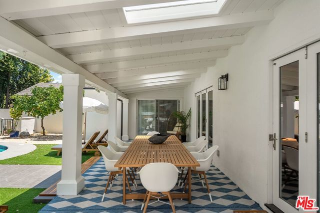 5614 Ponce Avenue, Woodland Hills CA: https://media.crmls.org/mediaz/49441a42-8453-462e-a375-85c2c22278c0.jpg