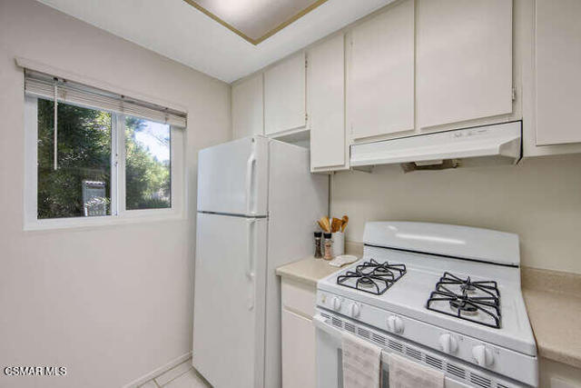2621 Harbor Boulevard, Ventura CA: https://media.crmls.org/mediaz/49444d69-a913-4404-8284-8e417f822f25.jpg