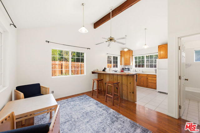 1675 Happy Trail, Topanga CA: https://media.crmls.org/mediaz/4944e6d8-8e37-4c6c-882e-fccd5d89867f.jpg