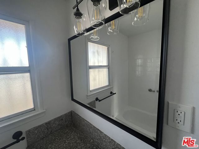 419 La Colina Drive, Inglewood CA: https://media.crmls.org/mediaz/49454cd7-851f-4aa9-a660-f0383eb63cd5.jpg