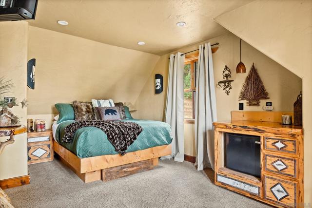 43133 Sheephorn Rd, Big Bear CA: https://media.crmls.org/mediaz/49456ba2-14ca-4ea4-9346-956ab464e0e4.jpg