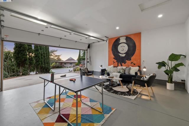 441 FOX HILLS COURT, Oakland CA: https://media.crmls.org/mediaz/4945ac80-910b-4e09-978a-e3fba15acf36.jpg